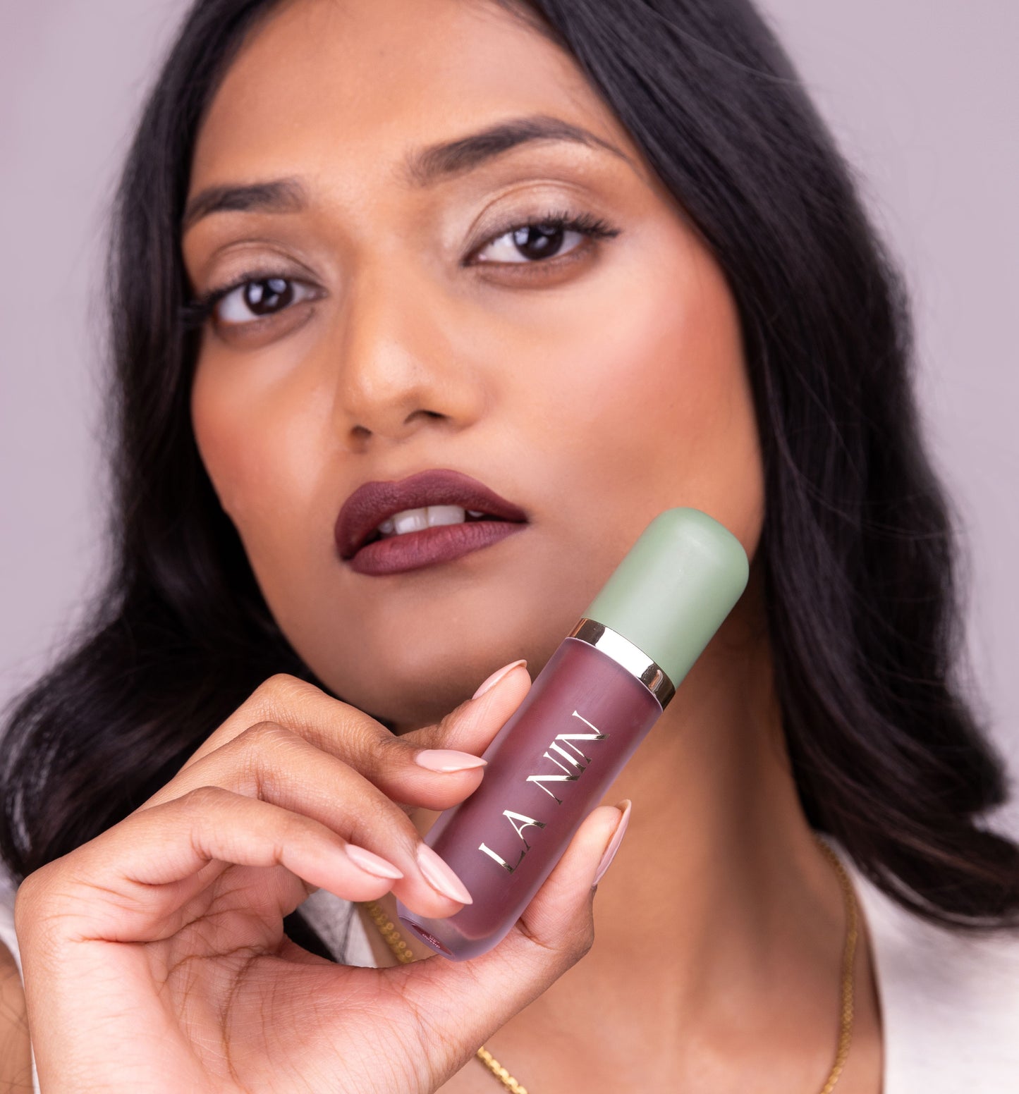 Velvet Kiss - 05 Hot Gossip (Matte Liquid Lipstick)