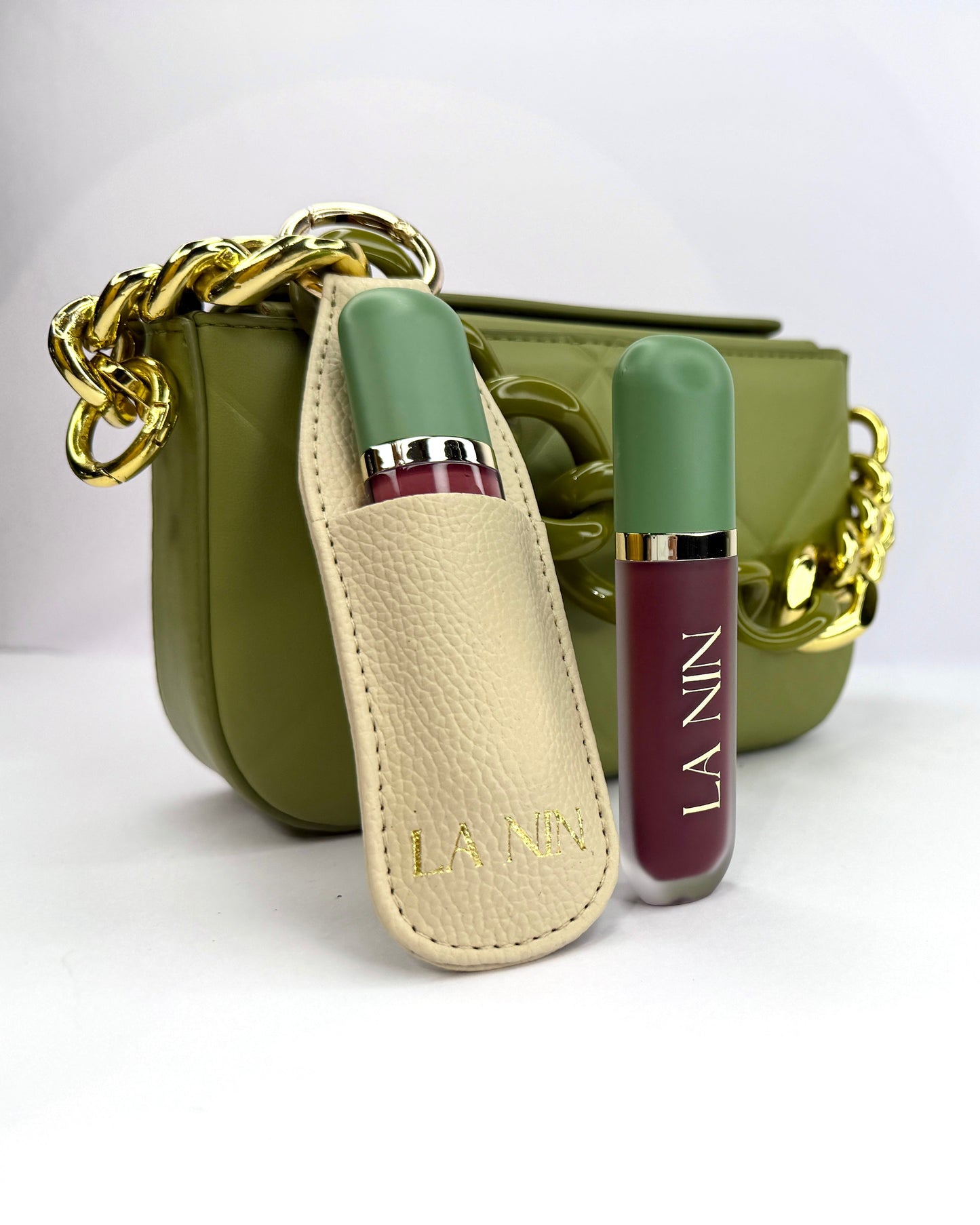 La Nin Lip Sleeve